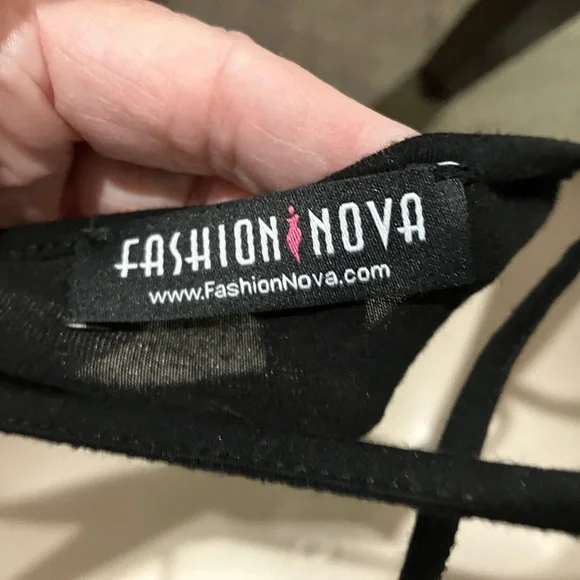 Fashion Nova Woman size small swim Top - Picture 2 of 9